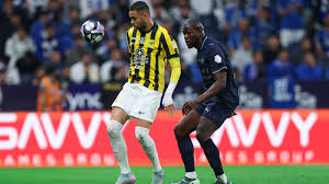 فيديو: أمام 10 لاعبين.. الهلال يسقط في كلاسيكو الاتحاد ويُهدي الصدارة للنصر