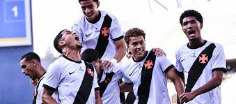 Em São Januário, Vasco recebe o Santos pelo Brasileiro Sub-20