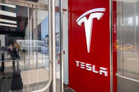 Tesla’s head of Optimus humanoid robot programme exits company