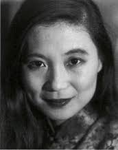 Lulu Wang (º 1960) - Foto Erik Spaans. Dat is nog lang niet alles. Zeven jaar en zo&#39;n twintig versies verder ligt het definitieve resultaat voor ons: een ... - _ons003199701ill220