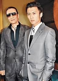 刚刚，谢霆锋、谢婷婷发布讣告，表示“怀着无比沉痛的心情，公布父亲谢贤先生与世长辞”