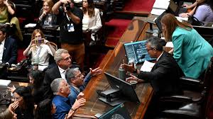 Fin de época: la estaca al peronismo y el acta de defunción de 70 años de atraso