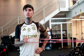 Boa fase do Flamengo faz Pulgar, ainda com dores no ombro, ser preparado para voltar sem pressa entre titulares