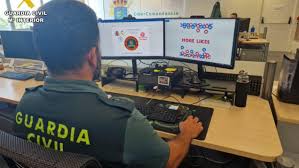 🔴‼️ Cuidado con las ofertas de empleo fácil consistentes en dar 'likes' en redes sociales, porque puedes acabar perdiendo tu dinero. 📍 Consulta en el enlace de la bio lo que le pasó a un vecino de Zaragoza. @guardiacivil_zaragoza https://www.aragonplay.