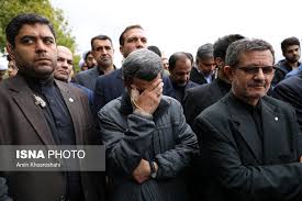روایتی از رفتار ناپسند احمدی‌نژاد در مراسم سالگرد رهبر فقید