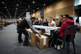 Colombia renueva Congreso y apirantes presidenciales miden fuerzas en consulta electoral