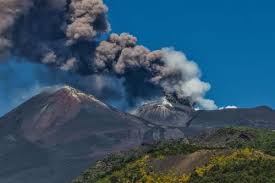 Nova erupção no Monte Etna fecha aeroporto e base militar dos EUA na Itália