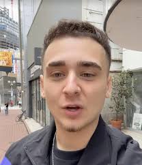 Twitch Streamer Lacy's Viewers Pulled A $12,000 Restaurant Prank...Maybe