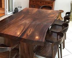 Sonokeling wood with its grain