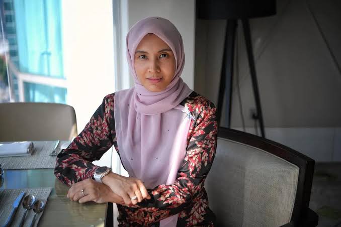 Nurul Izzah, daughter of Malaysian PM Anwar, steps aside from PKR No. 2 role to pursue studies; party grants temporary leave after national congress