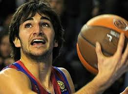 Barcelona&#39;s Ricky Rubio, right, vies with Cholet&#39;s Vule Avdalovic during their Euroleague match last December at the Palau Blaugrana hall in Barcelona. - Minnesota-Ricky-Rubio-MM61U1M-x-large