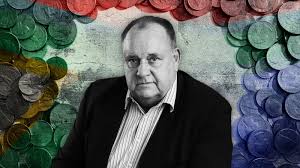 What is Magnus Heystek warning South Africans about their offshore money?