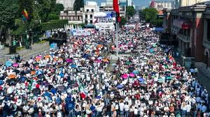 Más de 60 mil mexiquenses, encabezados por Delfina Gómez, acompañan la rendición de cuentas presidencial