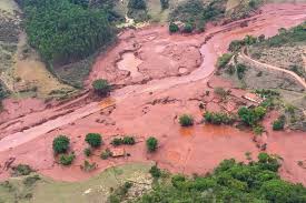 Resultado de imagem para IMAGENS SOBRE A TRAGÉDIA DE MARIANA