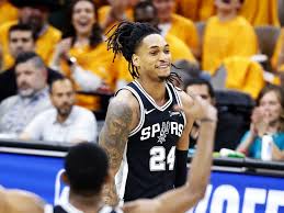 【NBA】ハードワークでスパーズを支えるデビン・バッセル「エネルギーは出せているか、それは正しい方向か」（BASKET COUNT）