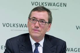 Die Gehälter bei VW sollen nach den Worten von Arbeitsdirektor Horst Neumann ...