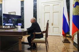 The Burden of Putin’s War Is Mounting on Russia’s Oil Giant (1)