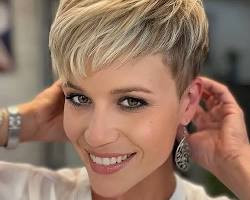 Obraz: Pixie Haircut