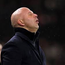 Liverpool i-a găsit înlocuitor lui Arne Slot! Antrenorul sunat de "cormorani" și-a dat acordul