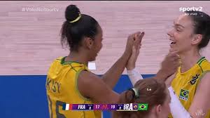 1º set: Inversão 5x1 funciona e Kisy faz belo ponto de ataque - Brasil 19 x 17 França