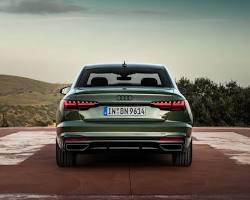 صورة المقصورة الداخلية لسيارة Audi A4 2024