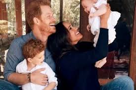Final feliz: el rey Carlos recibió a Harry, Meghan y sus hijos en su residencia luego de años de distancia