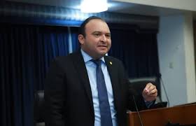 Diputado Saldaña presenta la iniciativa “Tasa Justa” para proteger a clientes bancarios
