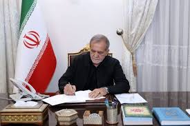 عکس نوشت پزشکیان درباره نشست با وزیر اقتصاد و مدیران مالیاتی/ هک‌بندی خانوارها باید بر پایه داده‌های دقیق بازنگری شود