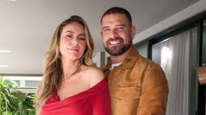 Vão voltar? Diogo Nogueira vai atrás de Paolla Oliveira no Carnaval