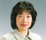Née à Takamatsu (département de Kagawa au Japon), Kumiko Tanaka a reçu, en 1982, un diplôme de la Faculté de pédagogie de Kyoto « University of Education ». - k-tanaka-web-comp