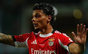 Drama Europeo para Richard Ríos: ¿Gol en Contra lo Condena en Benfica? - Imagen principal del artículo