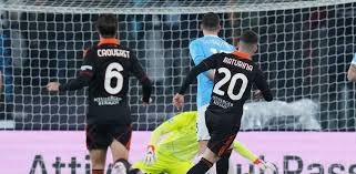 Como: 24 passaggi di fila e gol di Baturina. Lazio sotto senza aver toccato palla...