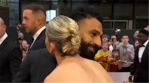 بعد قبلة محمد صلاح في حفلPFA Awards..من هي أليسيا روسو حسناء البريميرليج؟