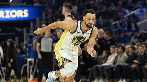Watch: Steph Curry knocks down signature no look 3-pointer vs. Hawks