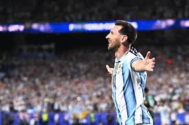 Con doblete de Messi, Argentina vence a Austria y se asegura su pase a dieciseisavos de final