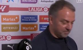 Hansi Flick i-a adresat o întrebare reporterului după 1-2 cu Girona, apoi a plecat de la interviu: ”Hai, spune!”