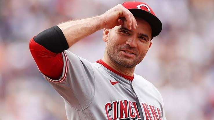 Joey Votto plays 1,989th MLB game, breaking Larry Walker's Canadian record  | CBC Sports