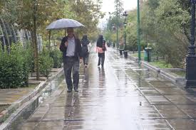 رگبار ناگهانی در تبریز/ باران زودهنگام حال‌وهوای پاییزی به شهر داد
