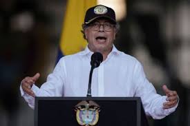 EUA Revogam Visto de Petro Após Discurso Incendiário em Nova York!