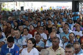 Romaria reúne fiéis no Santuário Mãe Rainha, em Olinda; Raquel Lyra anuncia obras no local