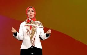 فیلمی پربازدید از واکنش ژیلا صادقی هنگام پخش آهنگ کُردی؛ به وجد آمدن خانم بازیگر با شنیدن آهنگ محلی