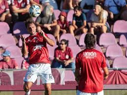 Con la mira en el primer triunfo: Unión definió los convocados para el duelo en el 15 de Abril