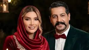 فیلم آواز عاشقانه کامران تفتی برای نوعروسش متین ستوده زیر باران و چتر / موزیک ویدئوی آهنگ دلم تنگه و لعنت به عشق و این حرفا