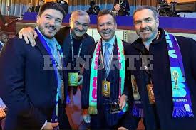 Une a funcionarios sorteo mundialista