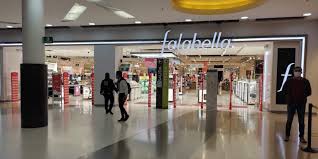 Alerta en Bogotá: Petardos en Tiendas Falabella Causan Movilización Policial