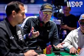 Hellmuth bites, Matusow gets one-orbit penalty as Main Event goes old school