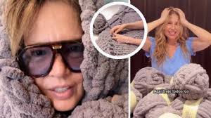 “Literalmente lo tejió el amor”: Yolanda Andrade enternece al presumir la cobija tejida que Thalía le hizo | VIDEO