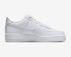 รองเท้าผ้าใบ Nike Air Force 1