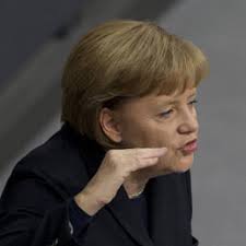 dal nostro inviato Alessandro Merli FRANCOFORTE. Un&#39;asta di titoli di Stato tedeschi decennali ha avuto ieri un risultato che sui mercati è stato definito ... - merkel-bund-258