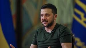 زيلينسكي: موسكو تضغط للتنازل عن دونباس ونرفض التخلي عن أراضينا